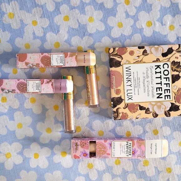 WINKY LUX ✨️Steal-of-a-Deal✨️ Bundle Of Eyeshadows And Eye Concealer - Picture 2 of 9